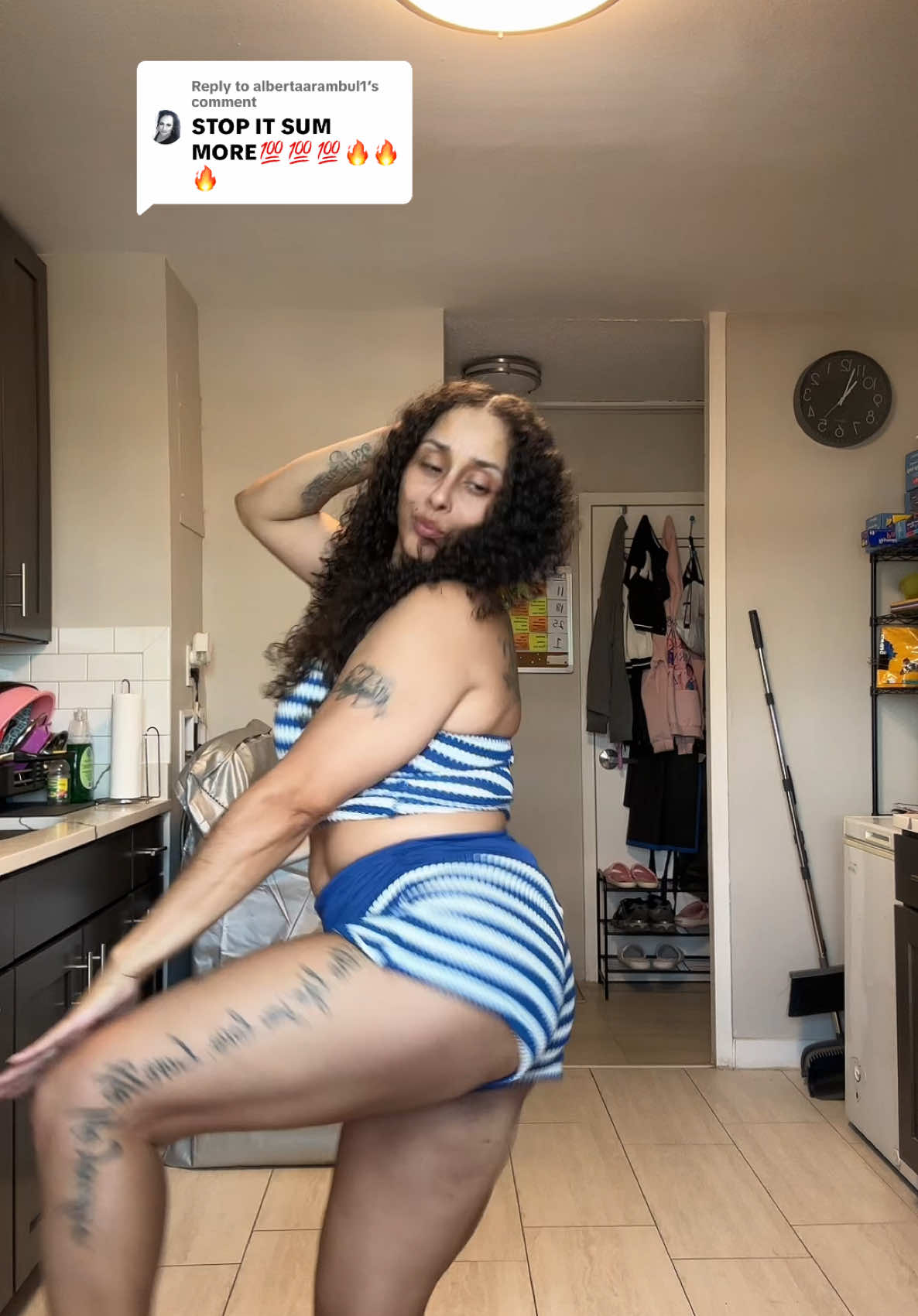 @momof4