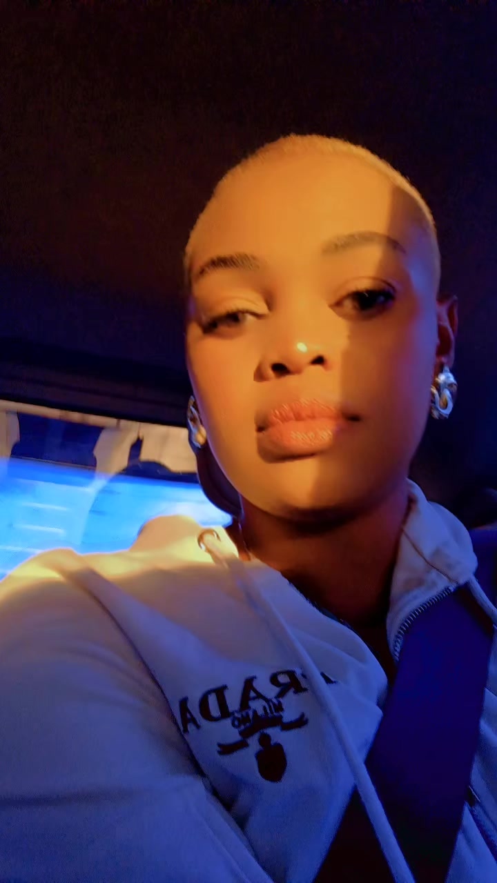@Q&ugrave;eendom
