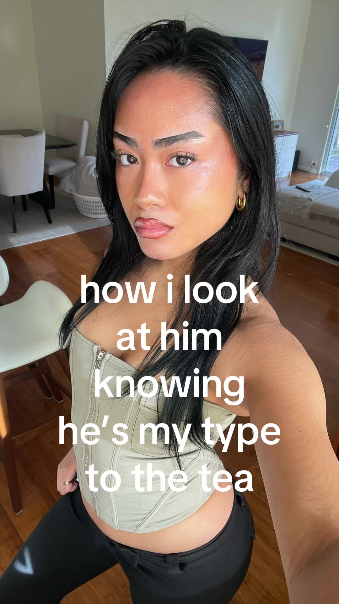@TH💋NIA