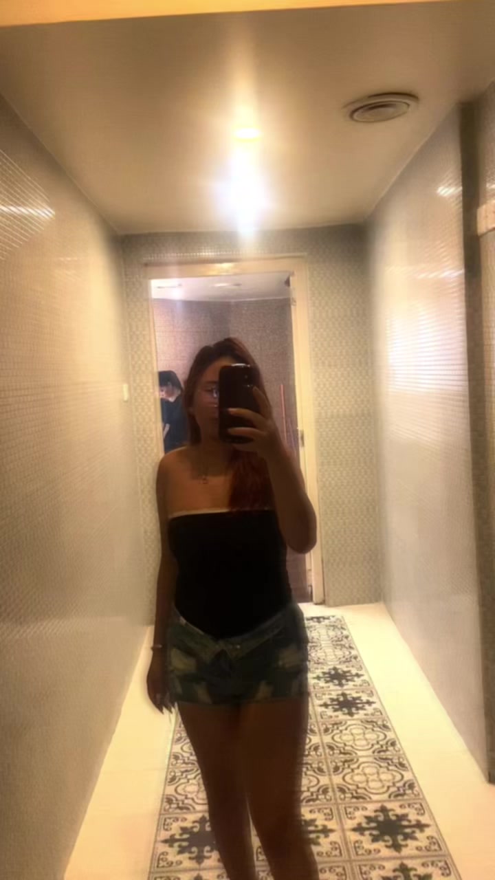 @🦦