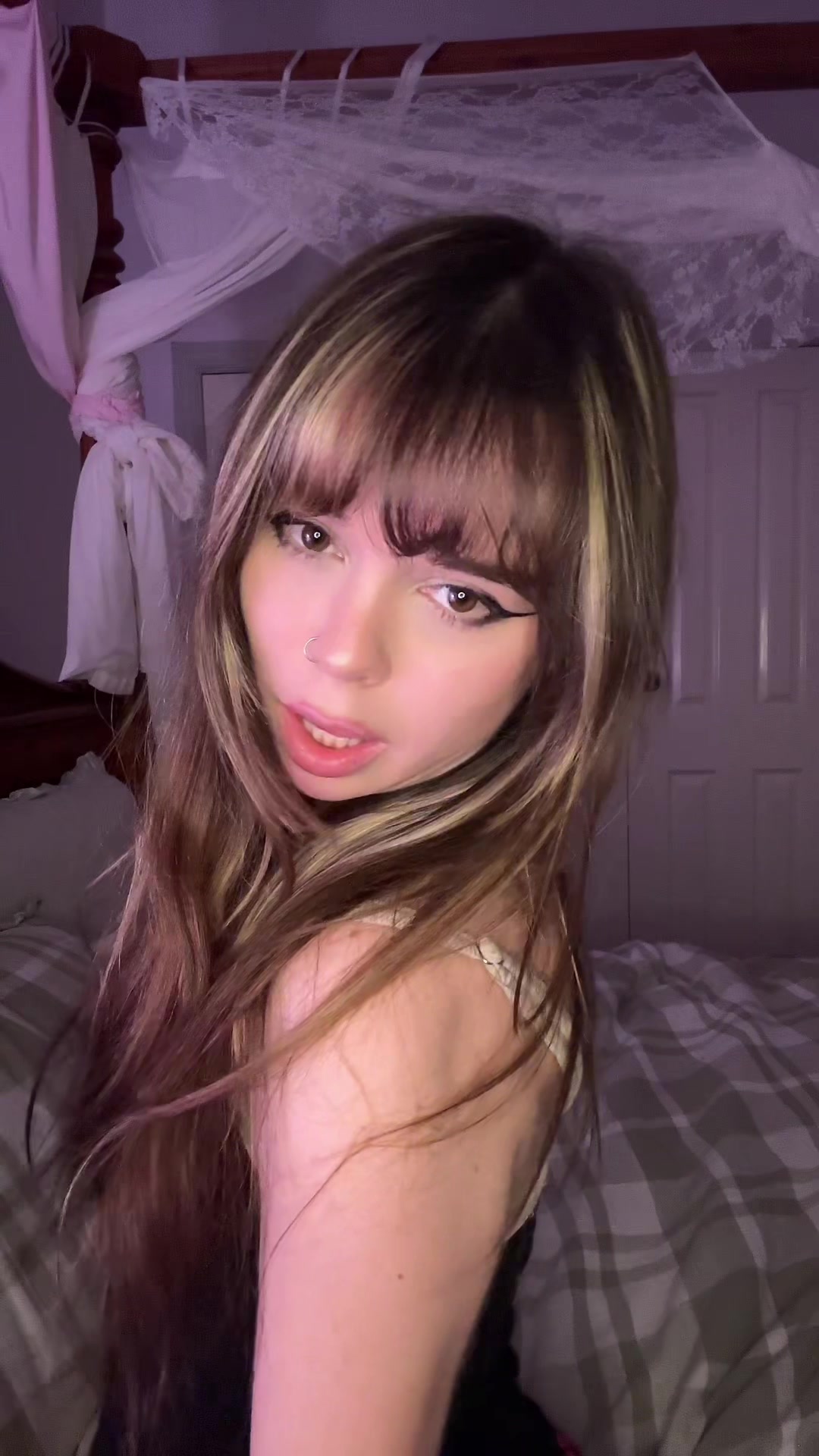 @roxyminxx
