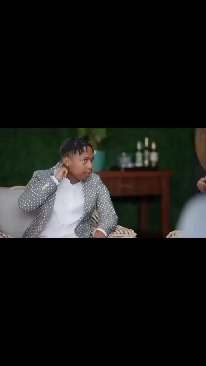 @Sindi_Dlathu