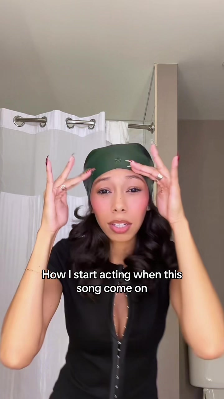 @AYSIA NICOLE
