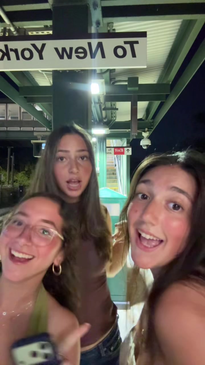 @eliana🪽🐠🦕🥣