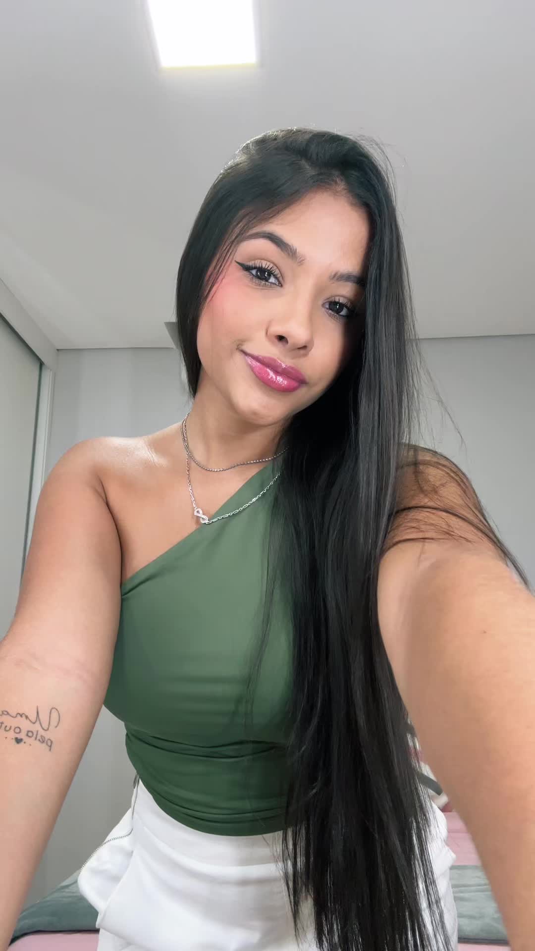 @𝐯𝐢