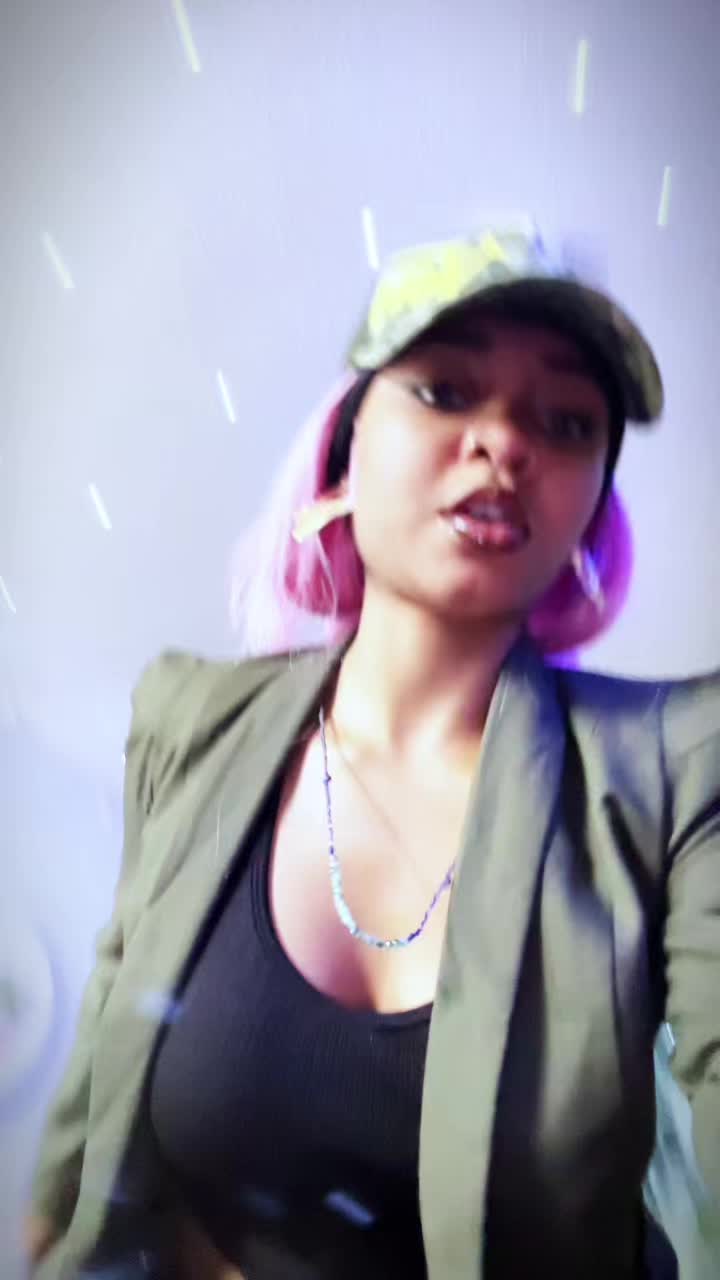 @PRETTY _GIRL_LOCA3🌟🎤