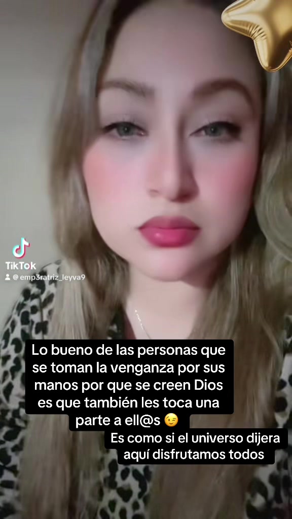 @LA EMPERATRIZ LEYVA💜