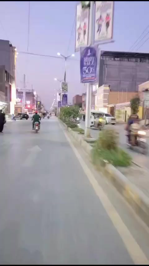 @Iqra🤍