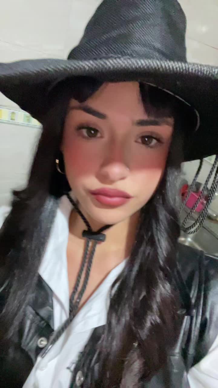 @AYLUU👑