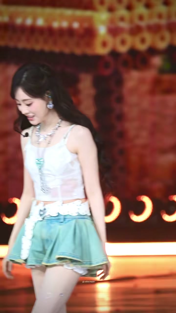 @𝐁𝐀𝐌𝐁𝐈⋆˚祝绪丹𐙚