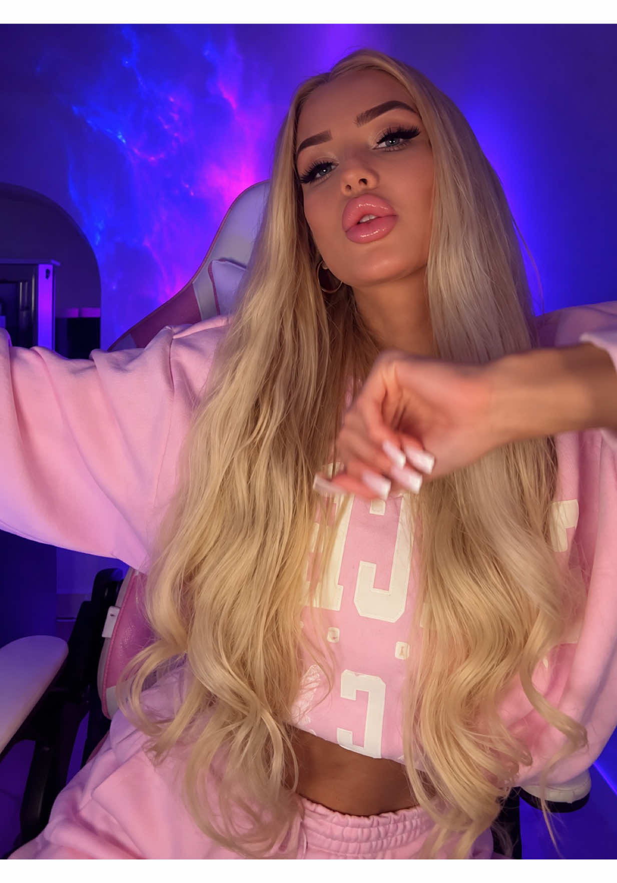 @RitaTheBlonde