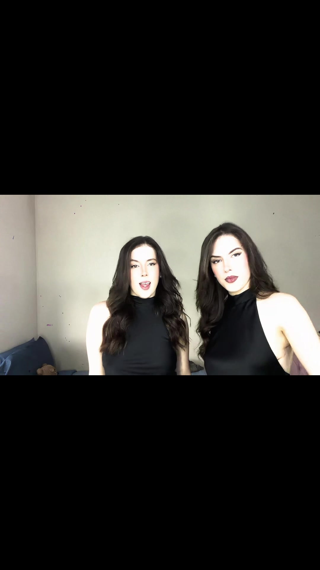 @Twisted Sisters ๐ง
