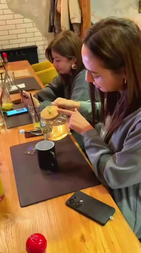 @Dina_