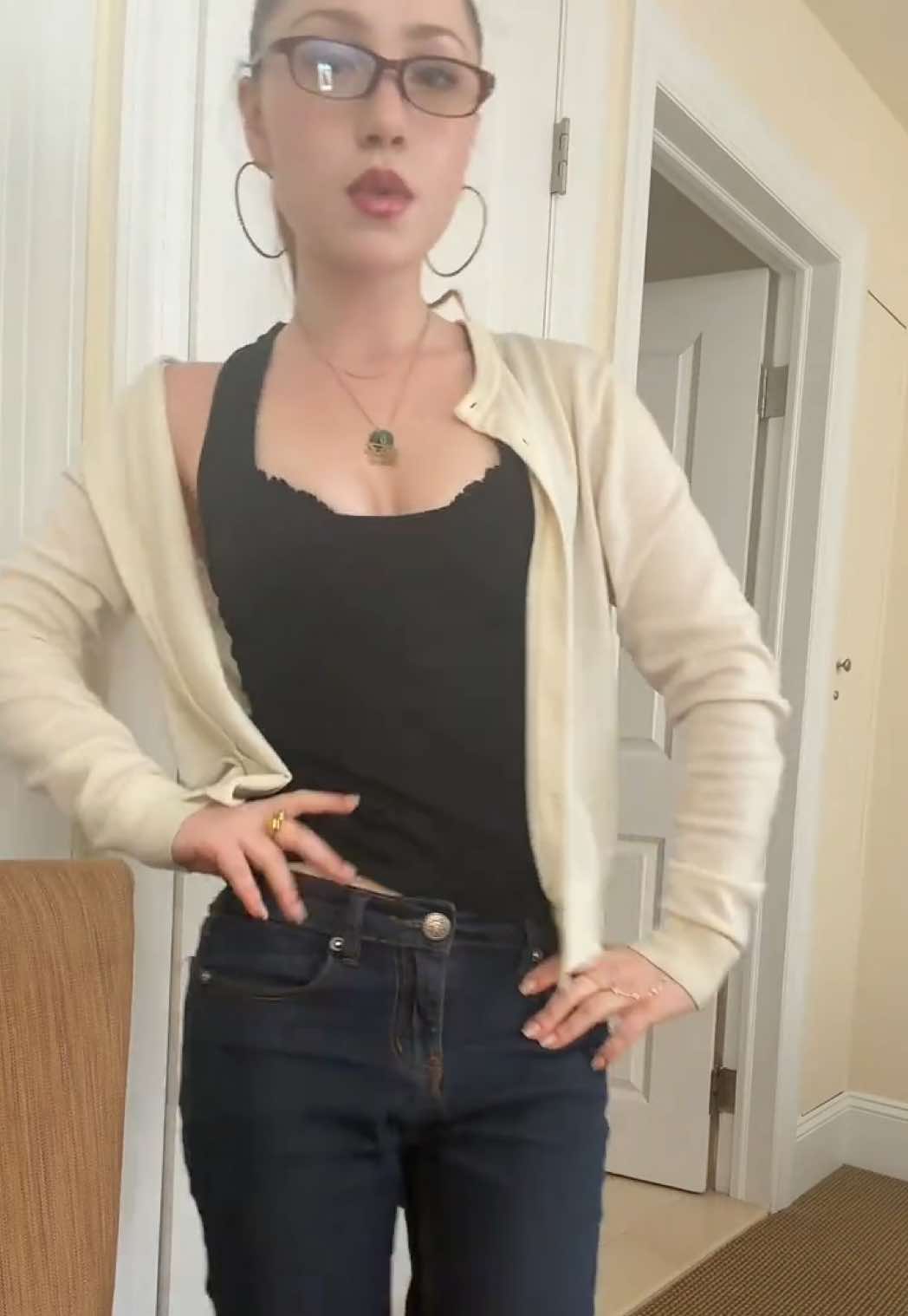 @Ella
