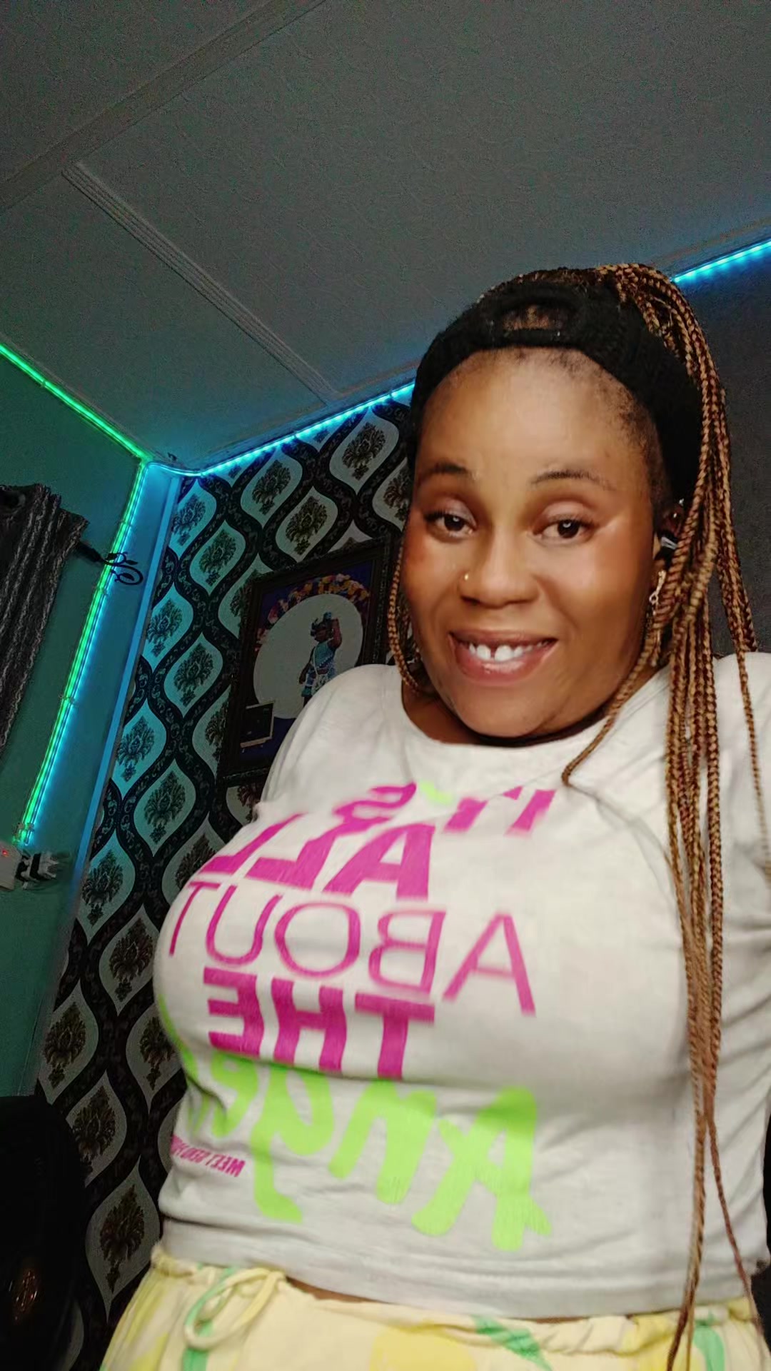 @Update-Mama25 💋 💋 💋