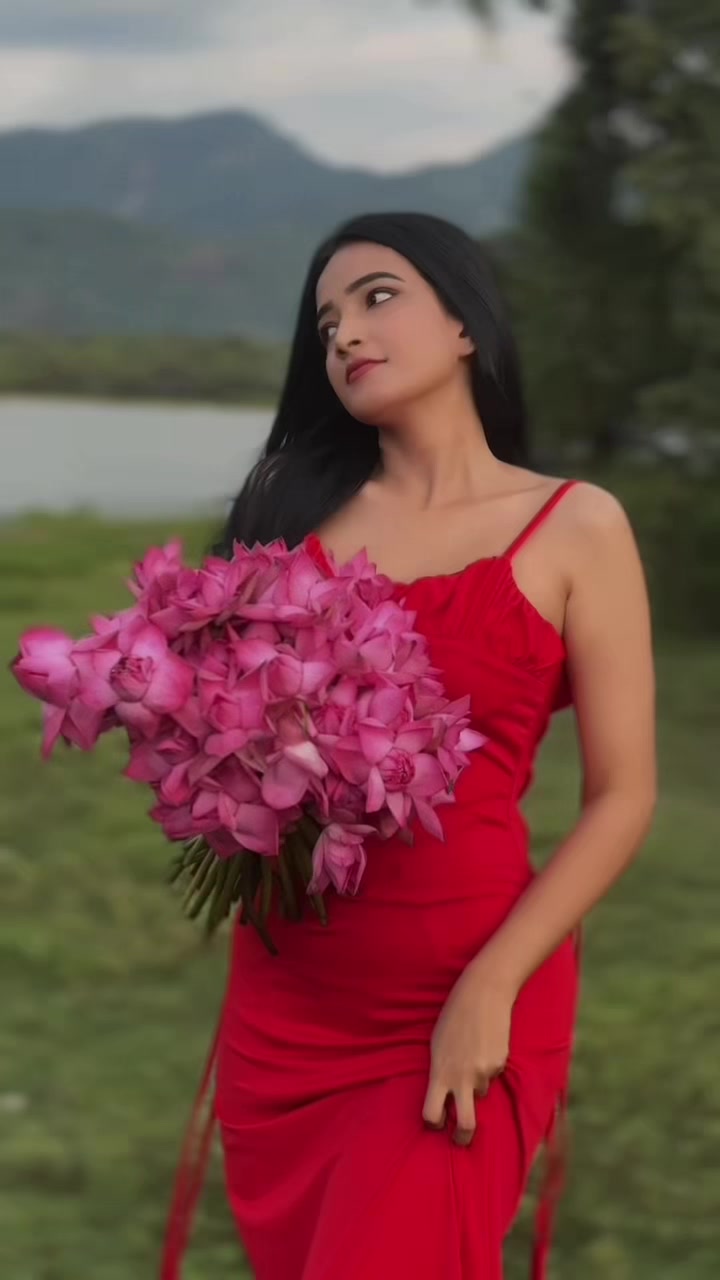 @Tinadaniel_