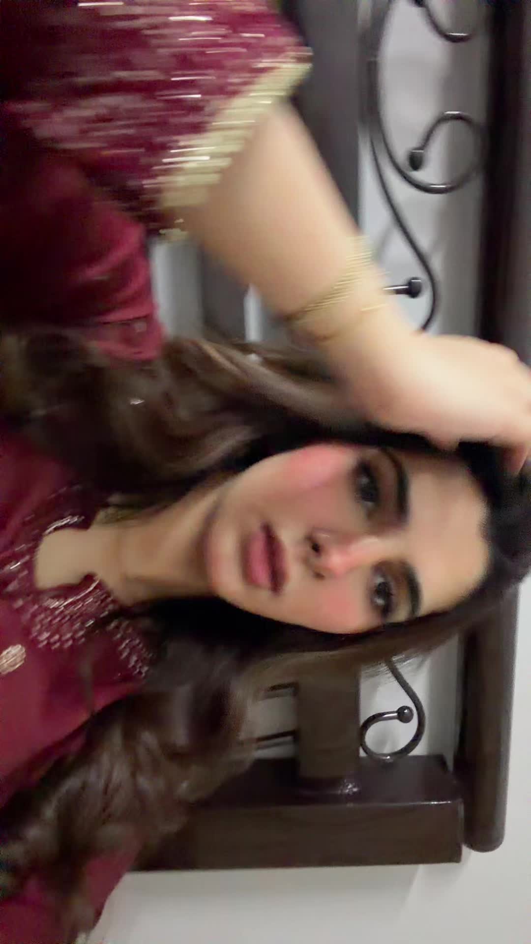 @Veeni