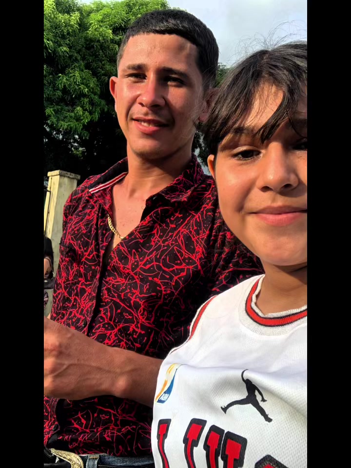 @Fabiola🦋🐝