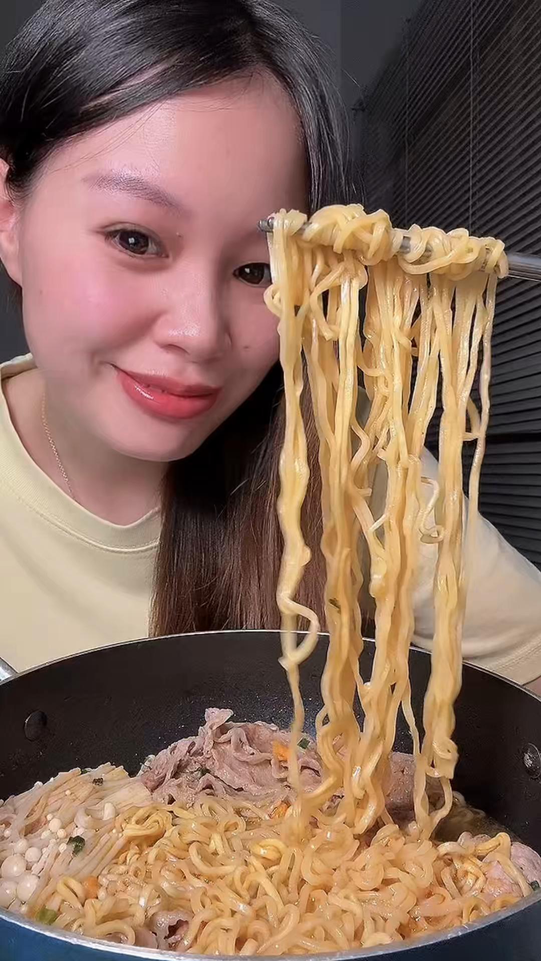 @Th&iacute;ch ăn vặt về đ&ecirc;m 🍱