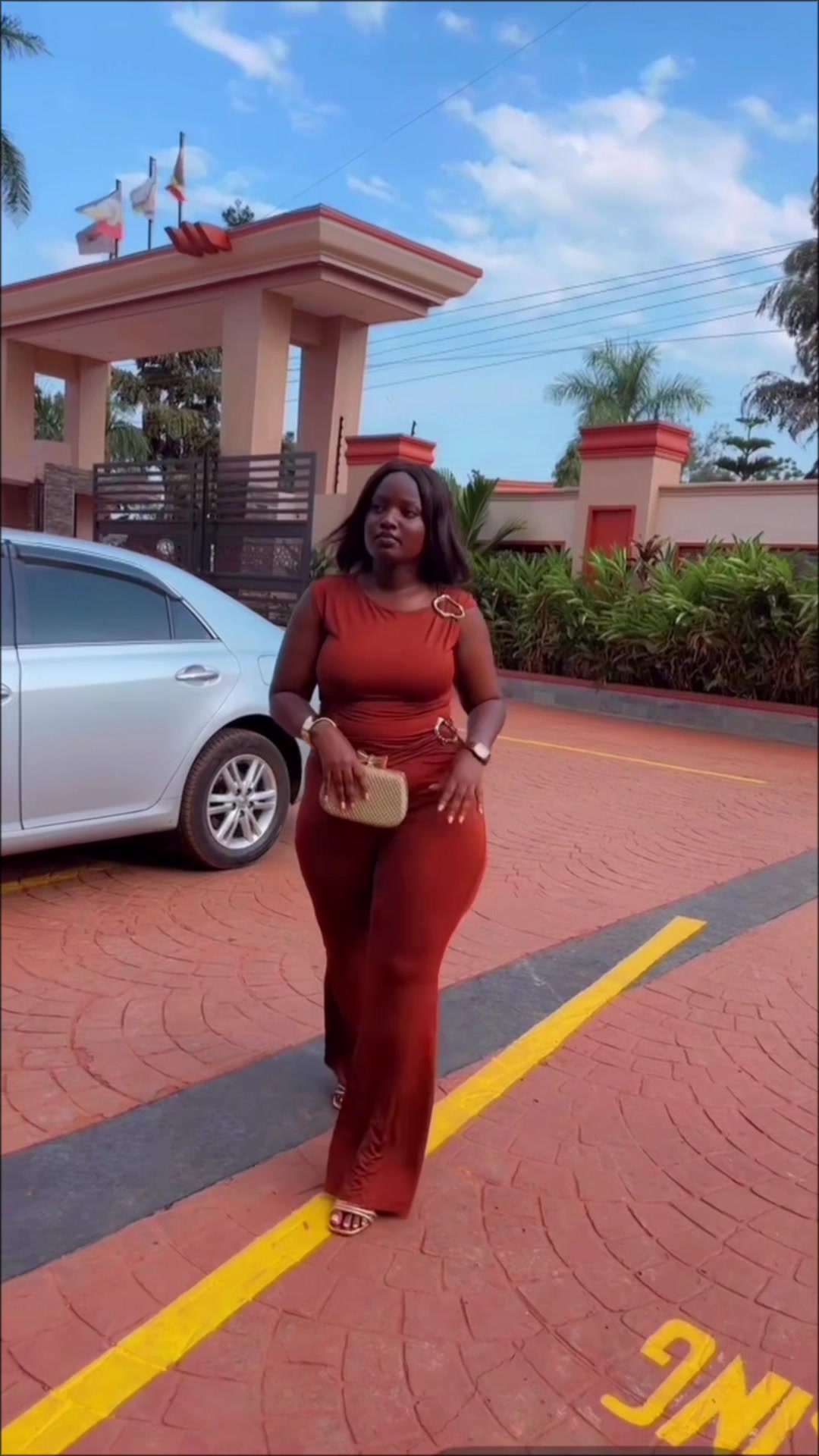 @Karungi🖤