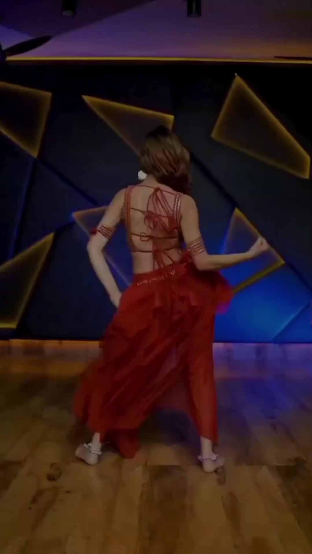 @Dance Vibes