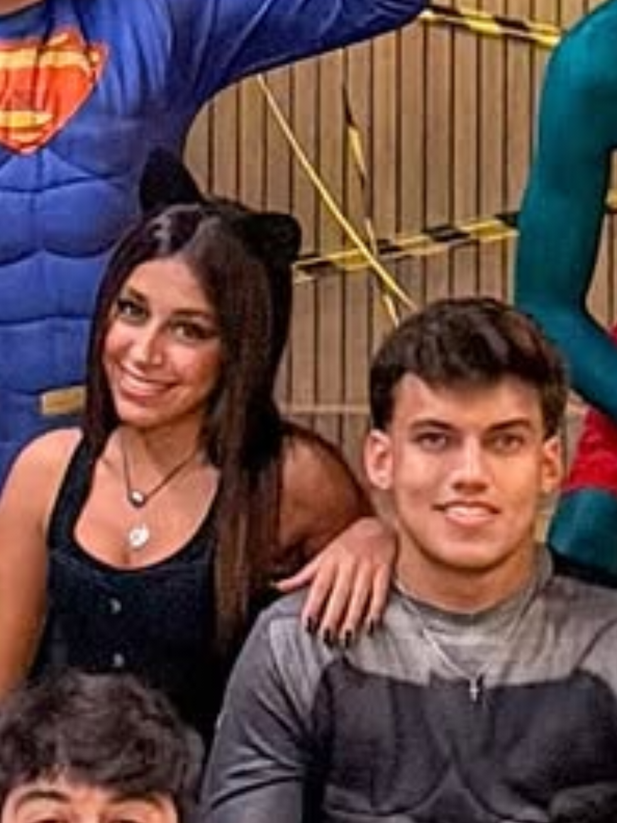 @Ana★&middot;
