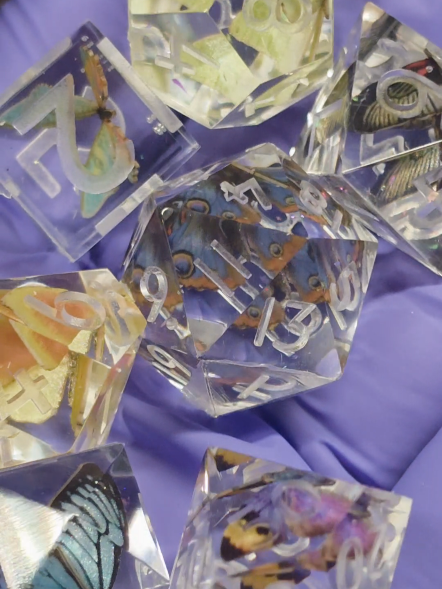 @KJ - Garnet Serpent Dice