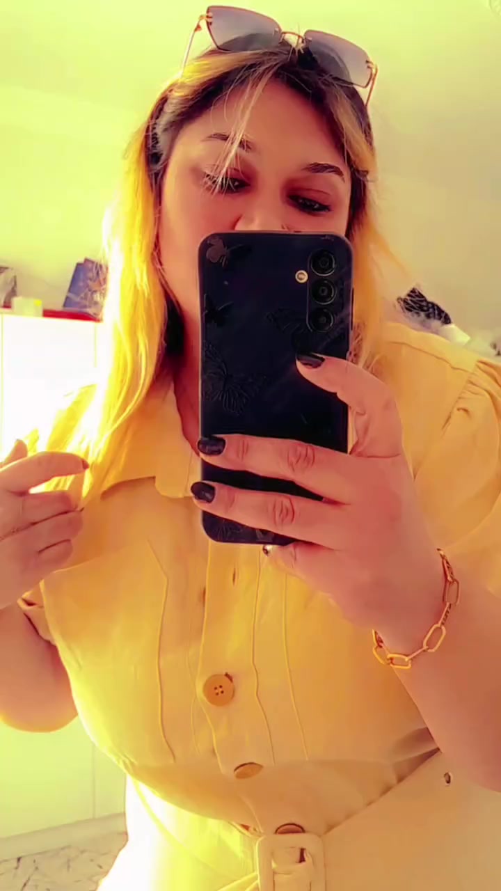 @LeYLa SeNkEn ❤️💛