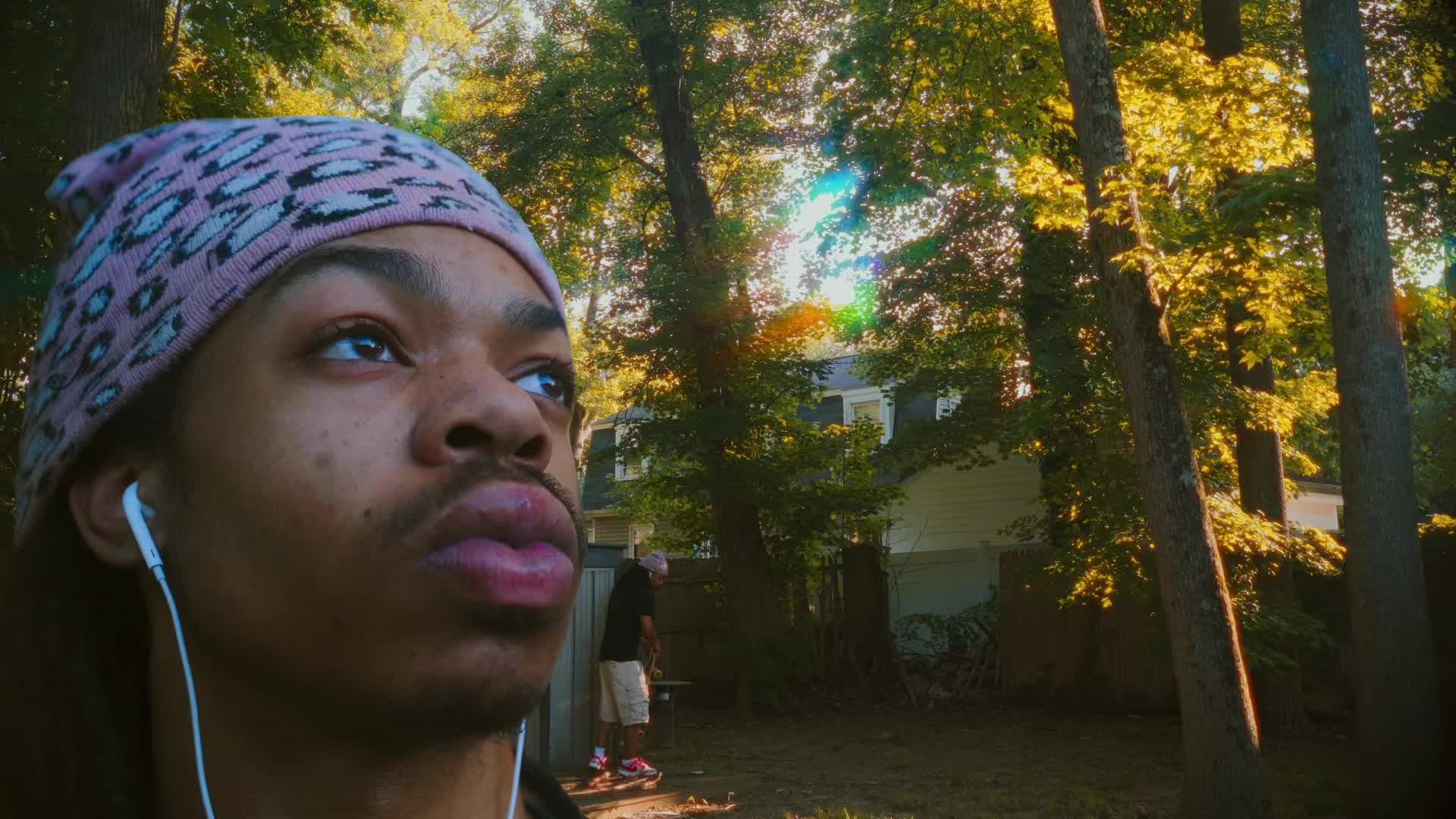 @🎧