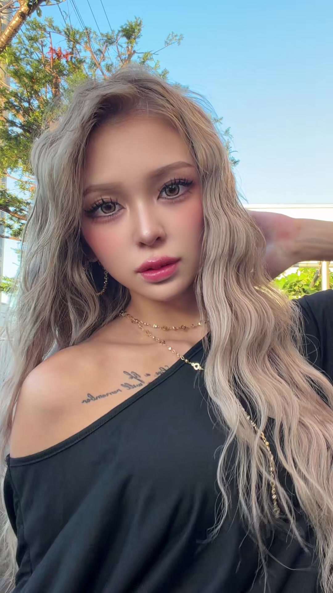 @マユ