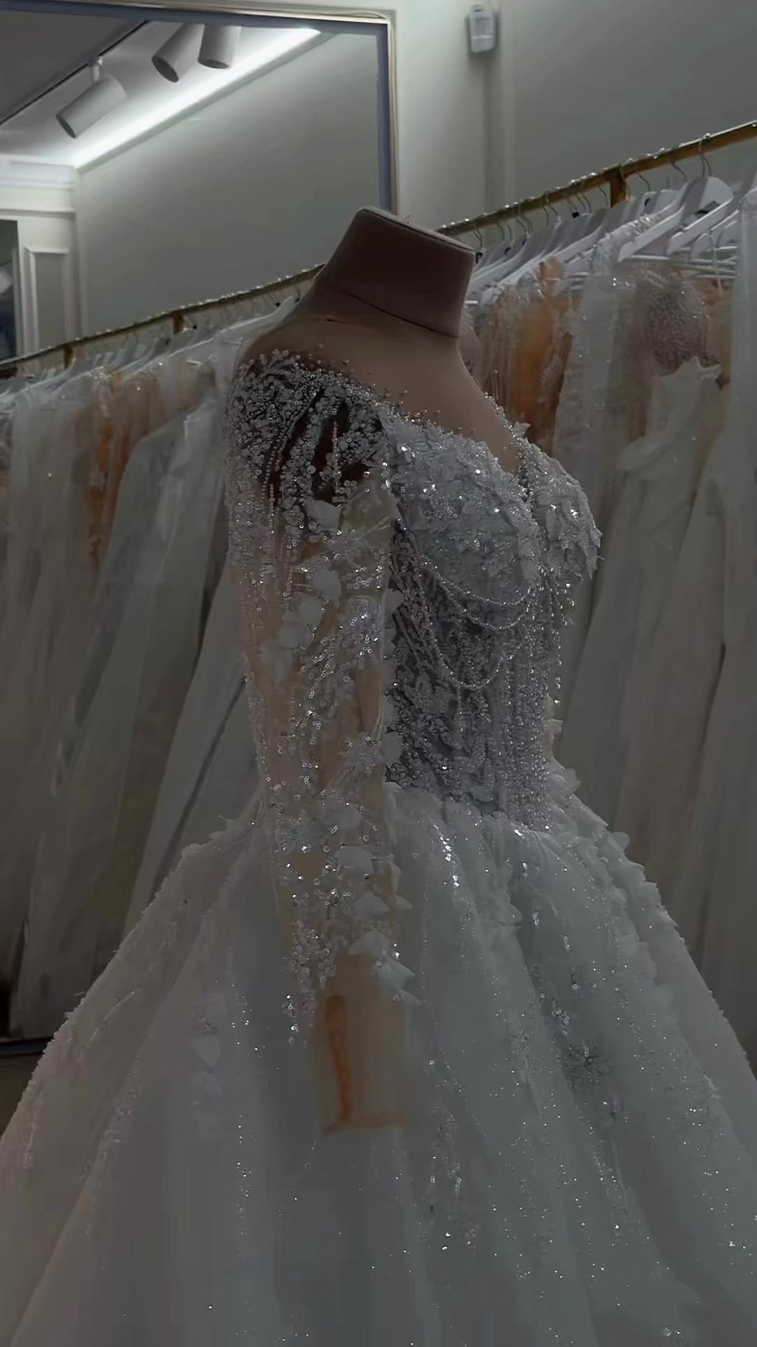 @vio.wedding.dresses