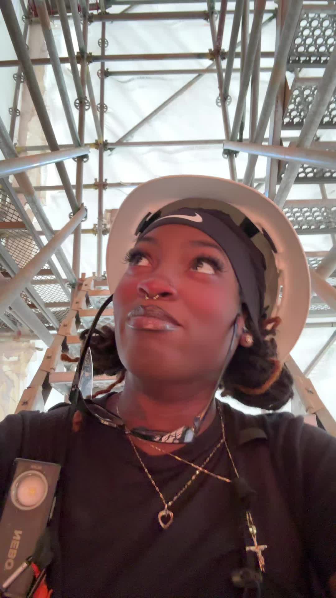 @La'Nae Bae