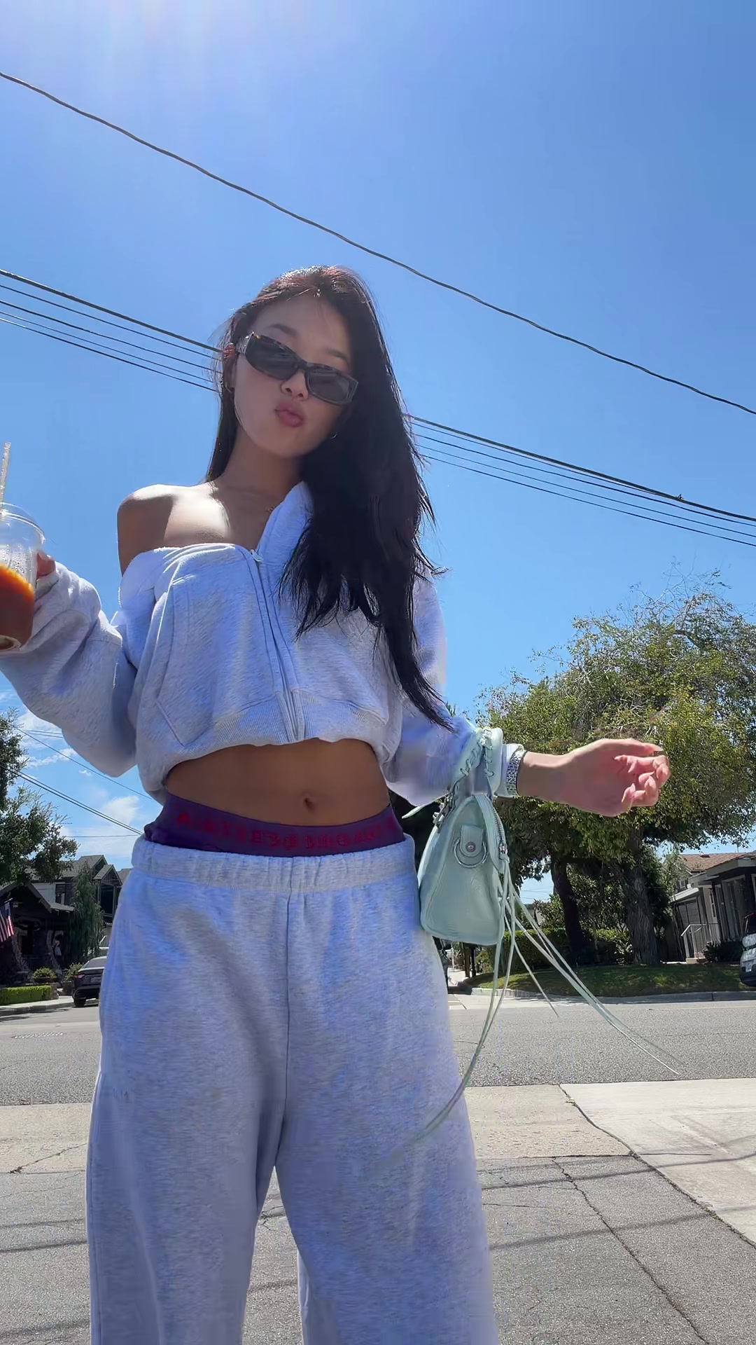 @jys1124