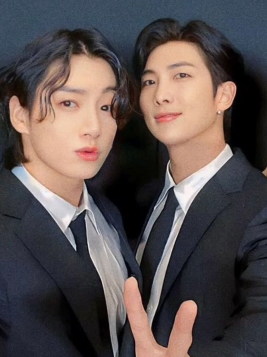 @𝑴𝑶𝑴𝑬𝑵𝑻𝑺 𝑩𝑻𝑺⁷ 🥁