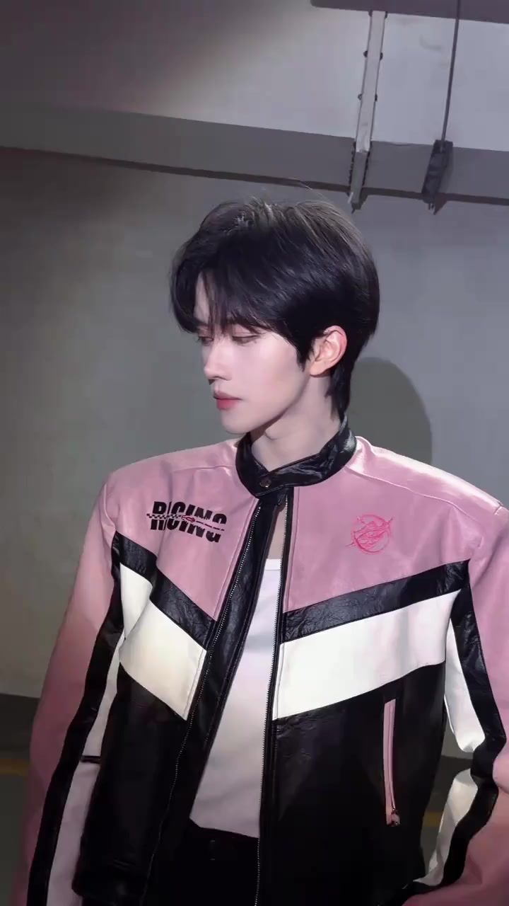 @LinhLinh 龚俊🍊张哲瀚 ❤️051129💙