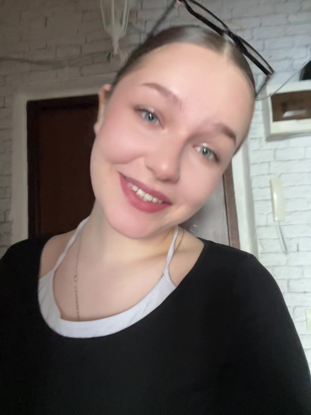 @вроде Вика зовут