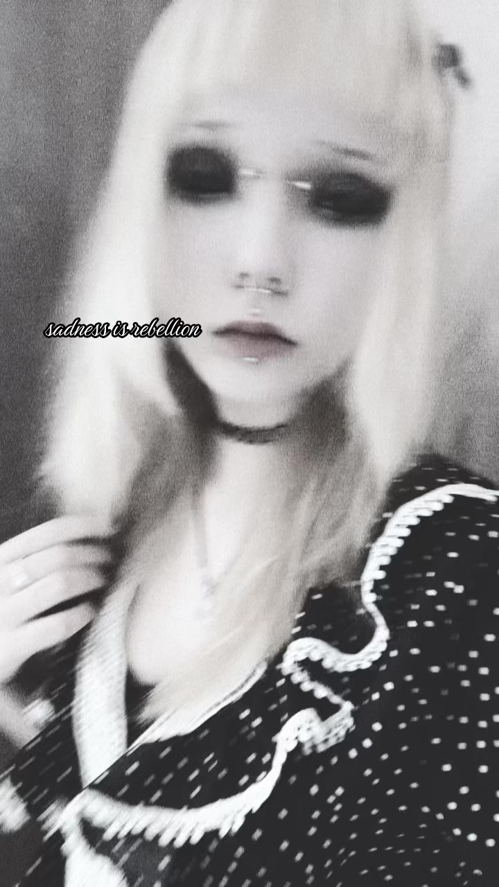 @× ШАРЛОТТА РАЙЗЕР ×