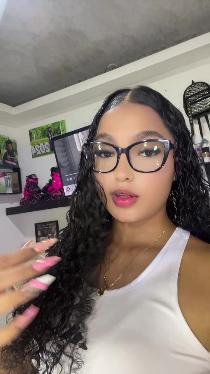 @𝒱𝒶𝓁ℯ🎀.