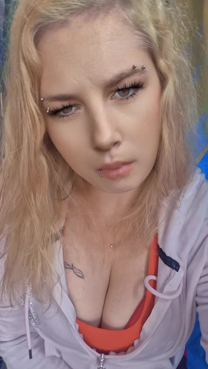 @RuthLessQueen