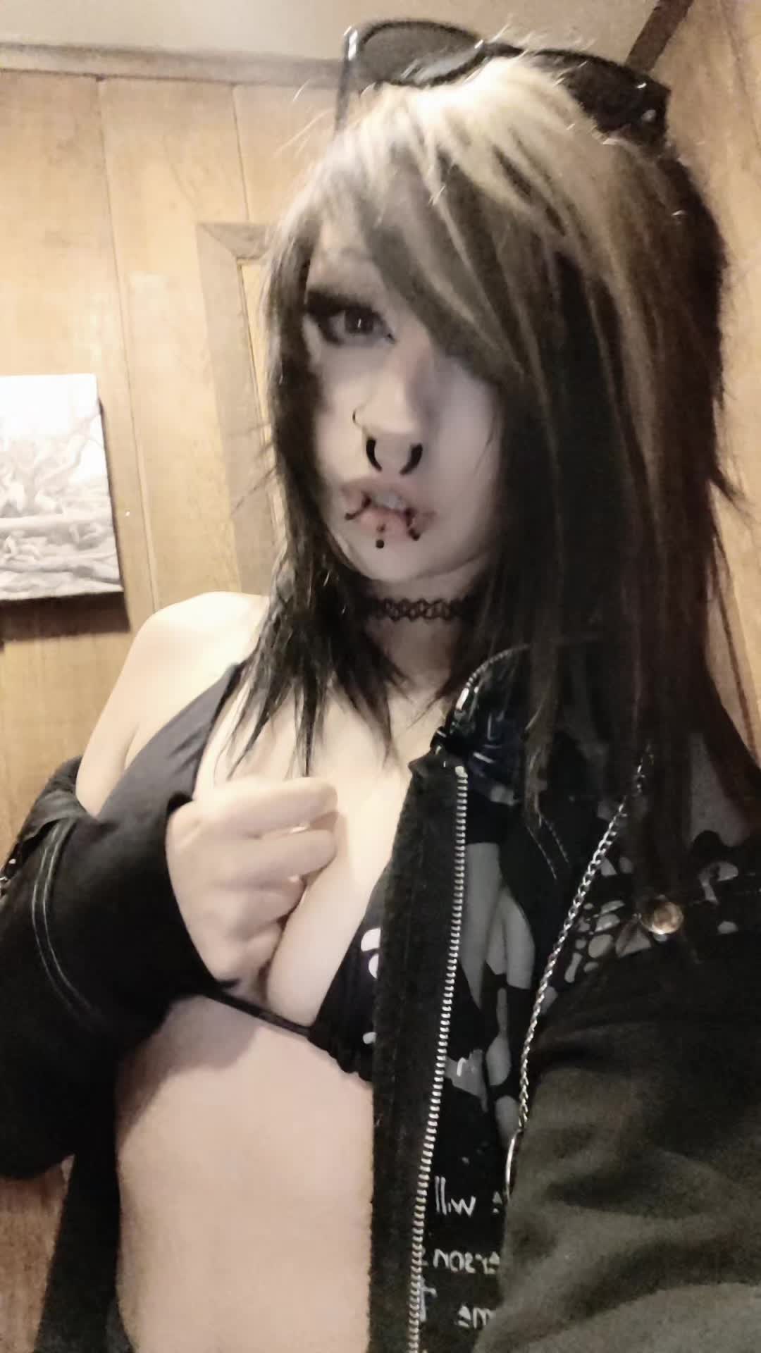 @carleigh curse 🕸️