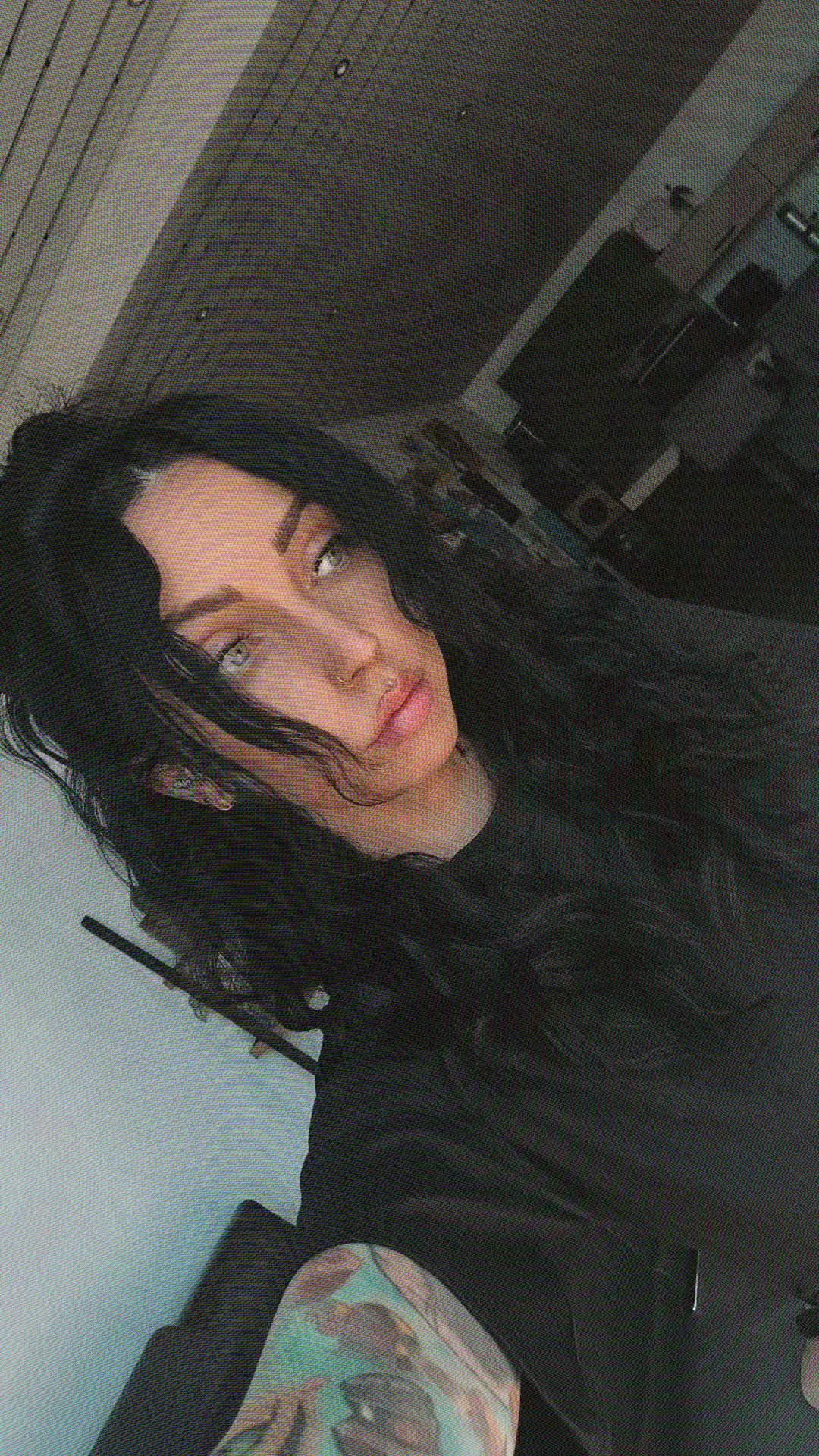 @Elle 🖤
