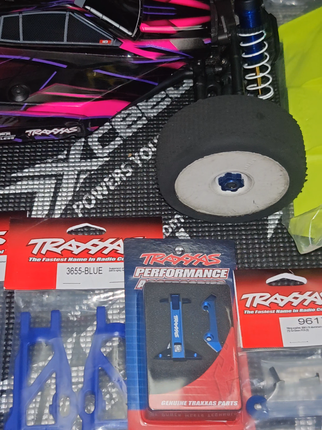 @ABG. TRAXXAS
