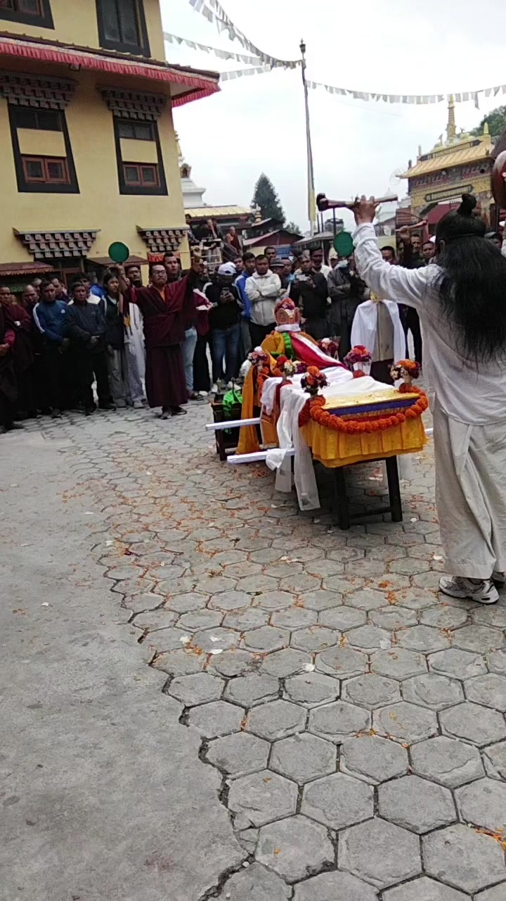 @संगिता थीङ