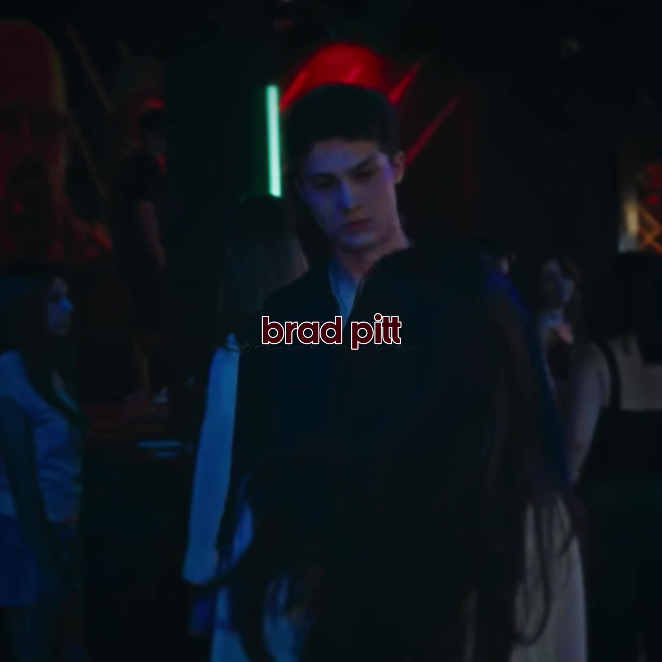 @⃟