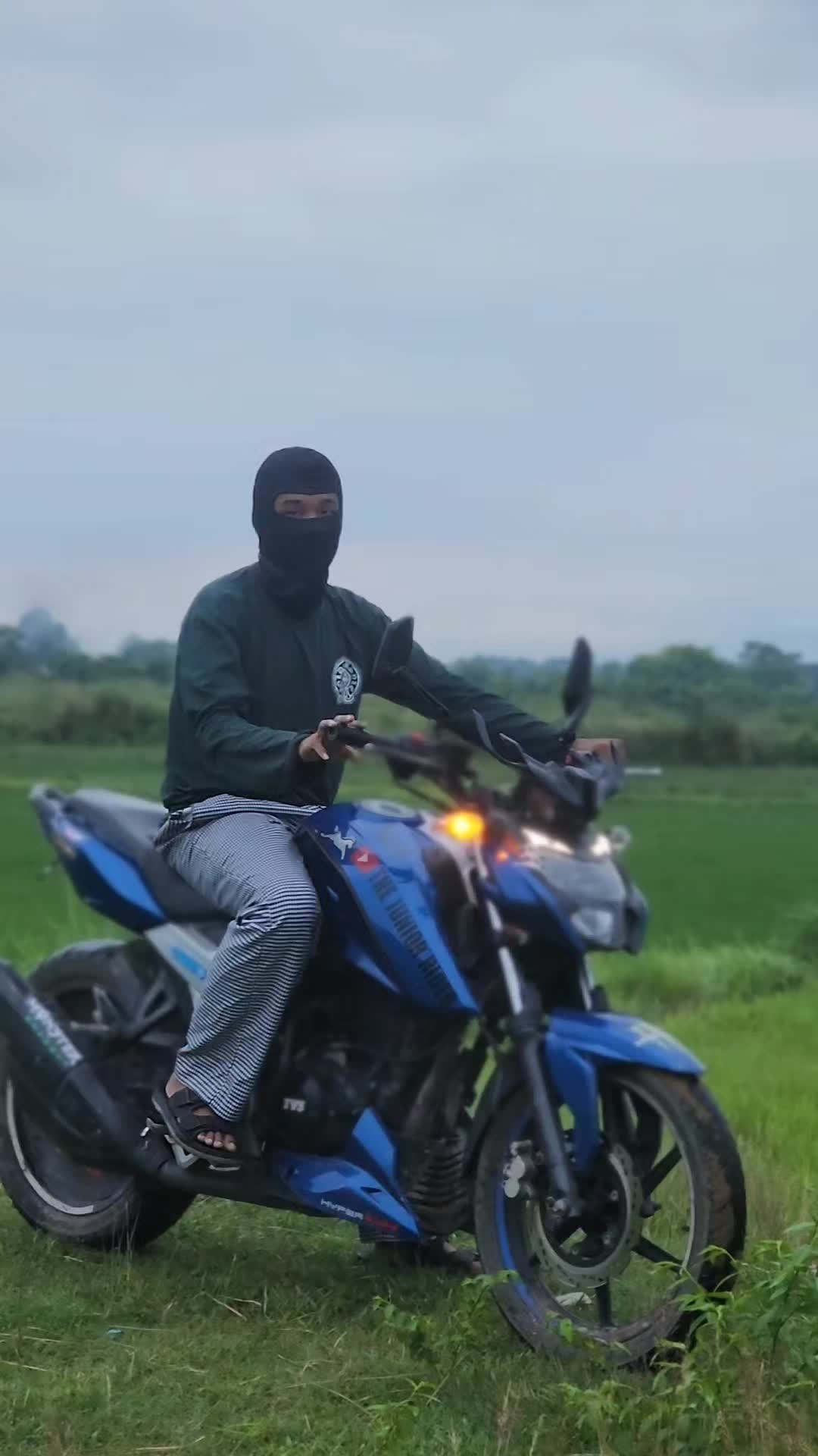 @THE_JUNIOR_RIDER🐺