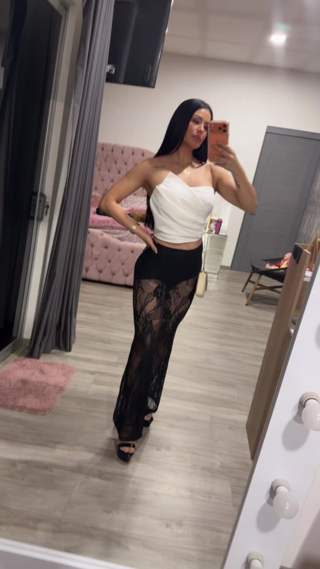@Bellafabyoficial