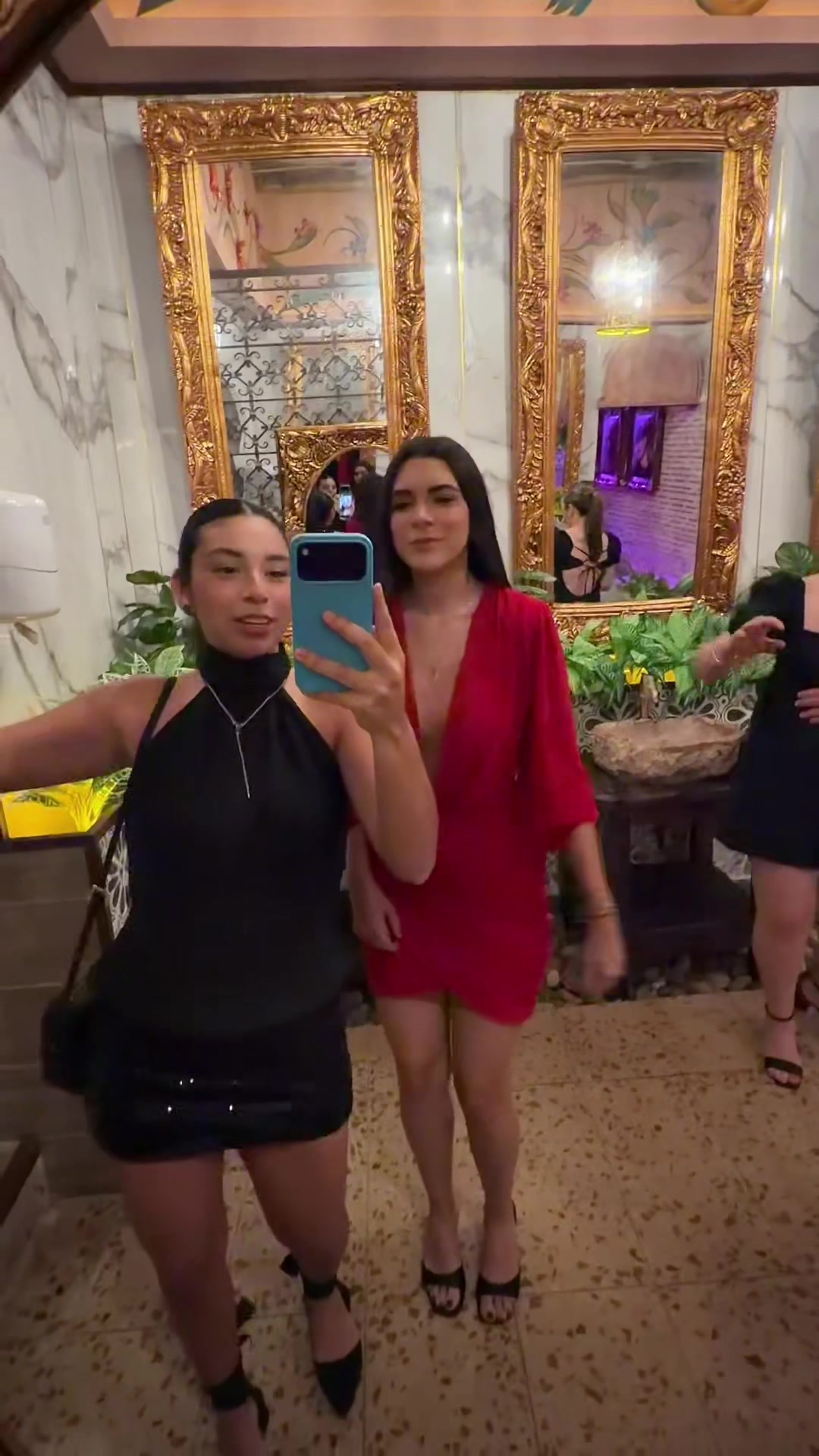 @Gabyy