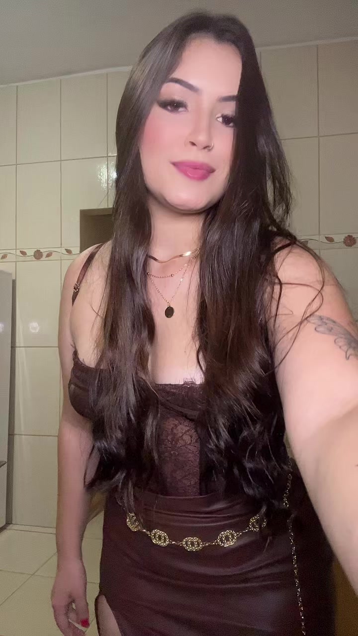 @Anna Carolina