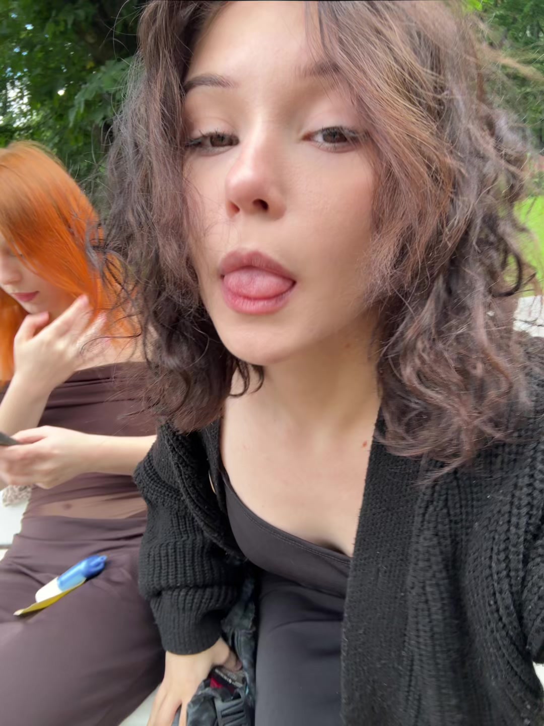 @👅