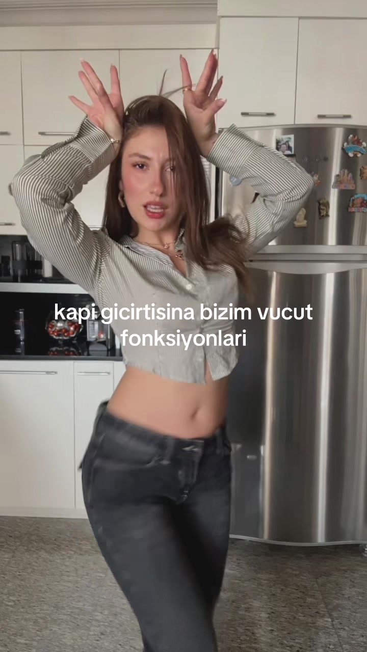 @mellylline